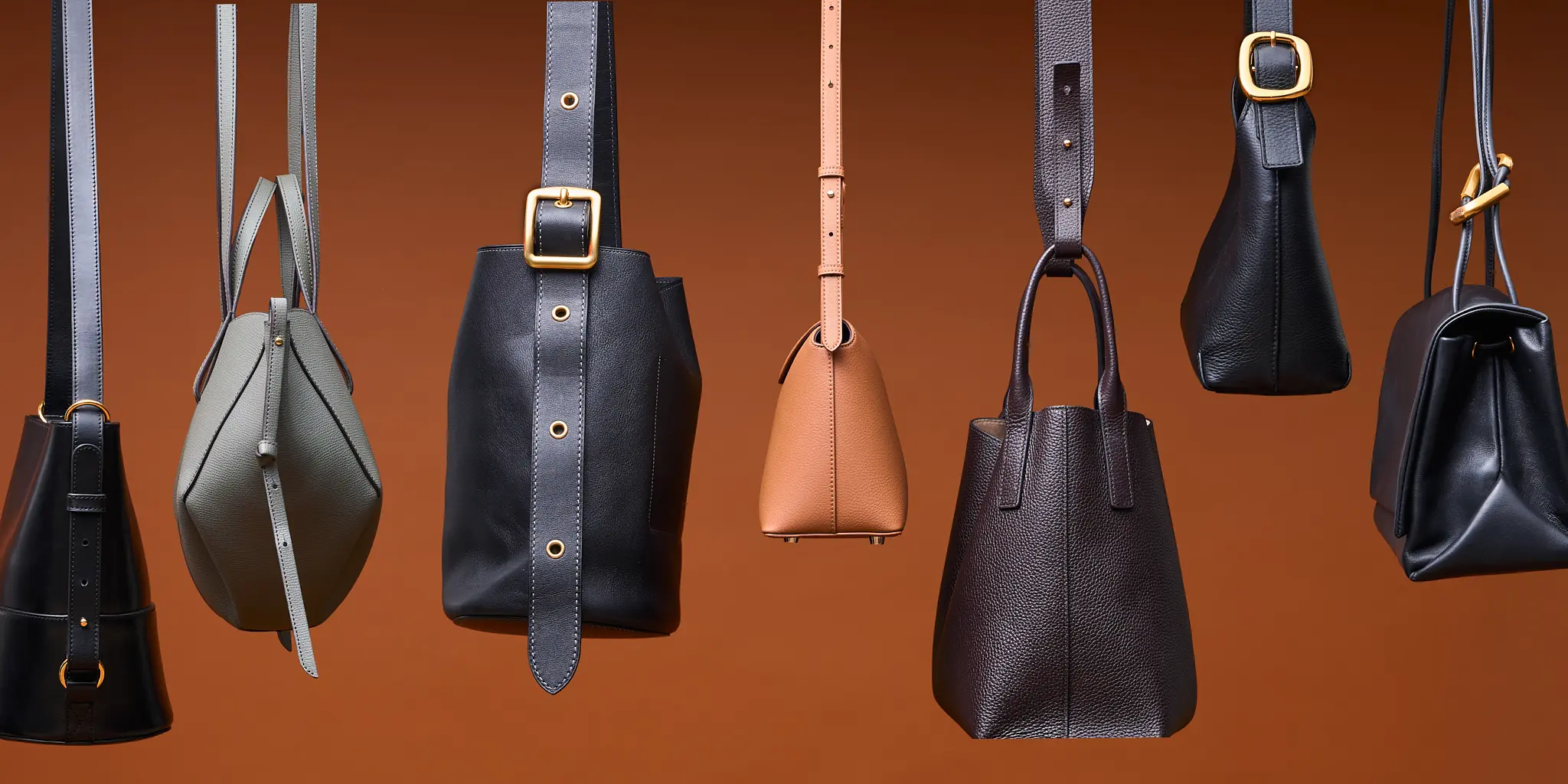 Phone Bags That Are Tiny Yet Surprisingly Functional and Trendy